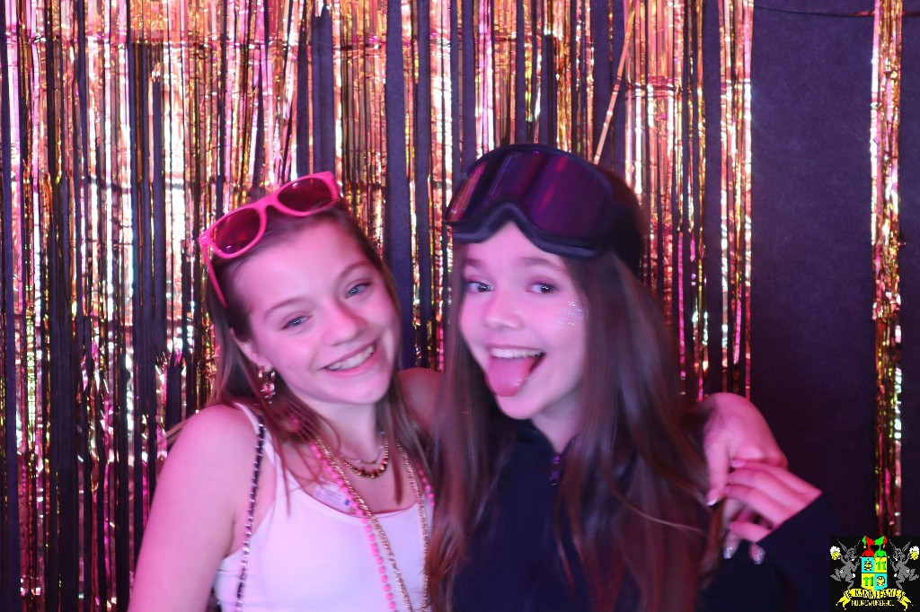 ../Images/Jeugd Opwarmbal Photobooth 254.jpg